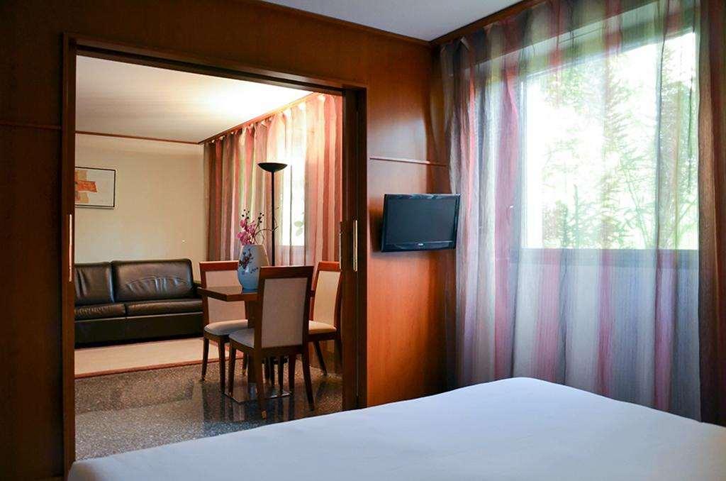 Goldstar Apartments & Suites Nice Kamer foto