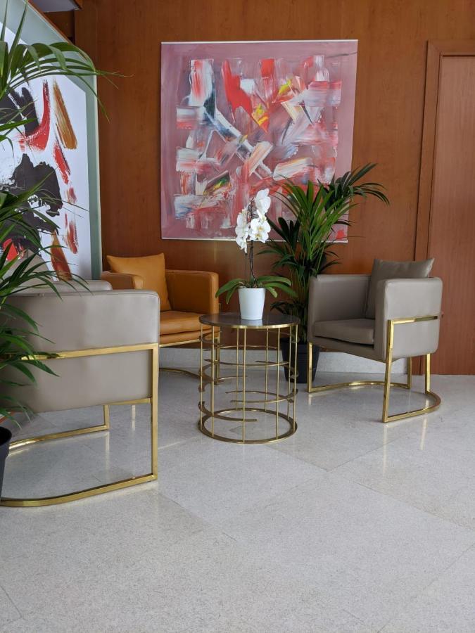 Goldstar Apartments & Suites Nice Buitenkant foto