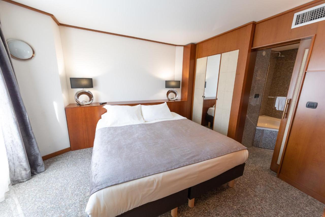 Goldstar Apartments & Suites Nice Buitenkant foto