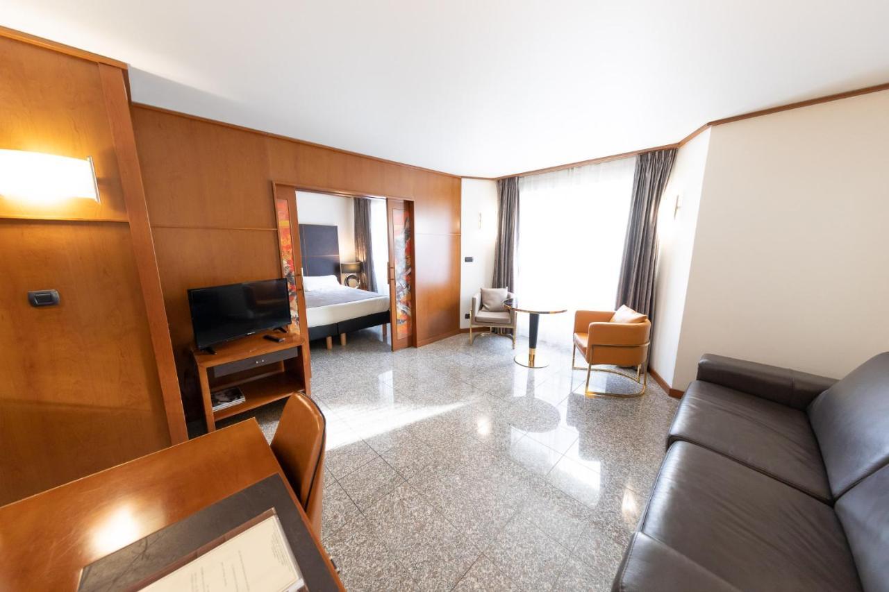Goldstar Apartments & Suites Nice Buitenkant foto