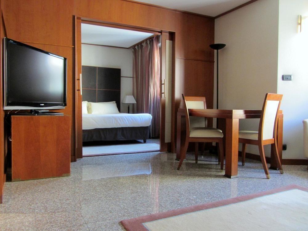 Goldstar Apartments & Suites Nice Buitenkant foto