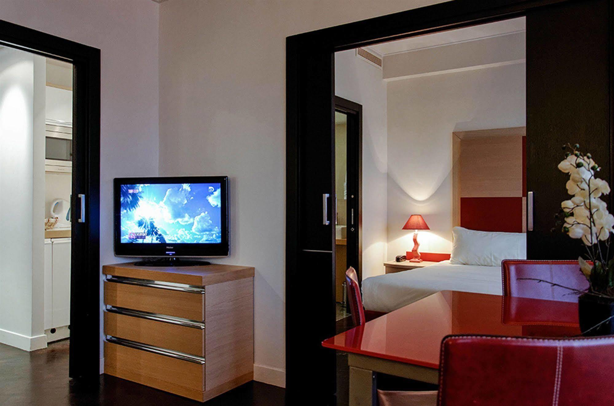 Goldstar Apartments & Suites Nice Buitenkant foto